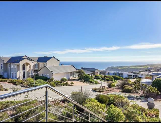 4 BEDROOM HOUSE FOR SALE IN PINNACLE POINT GOLF ESTATE